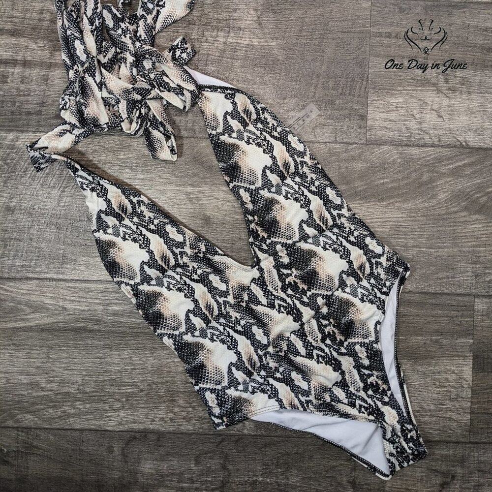 Amzbrly Criss Cross Tie Knot Front Deep V Leopard One Piece Swimsuit Size S